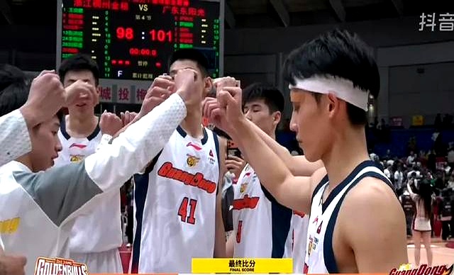 9体育-篮球赛进场队伍介绍