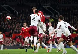 九游体育-曼联客场不敌劲敌,遭遇联赛两连败的球员